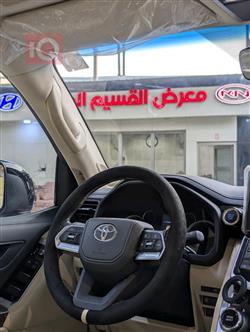 تۆیۆتا لاند کروزەر